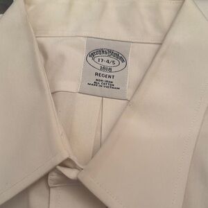 Brooks Brothers Cream Dress Shirt Classic Elegance